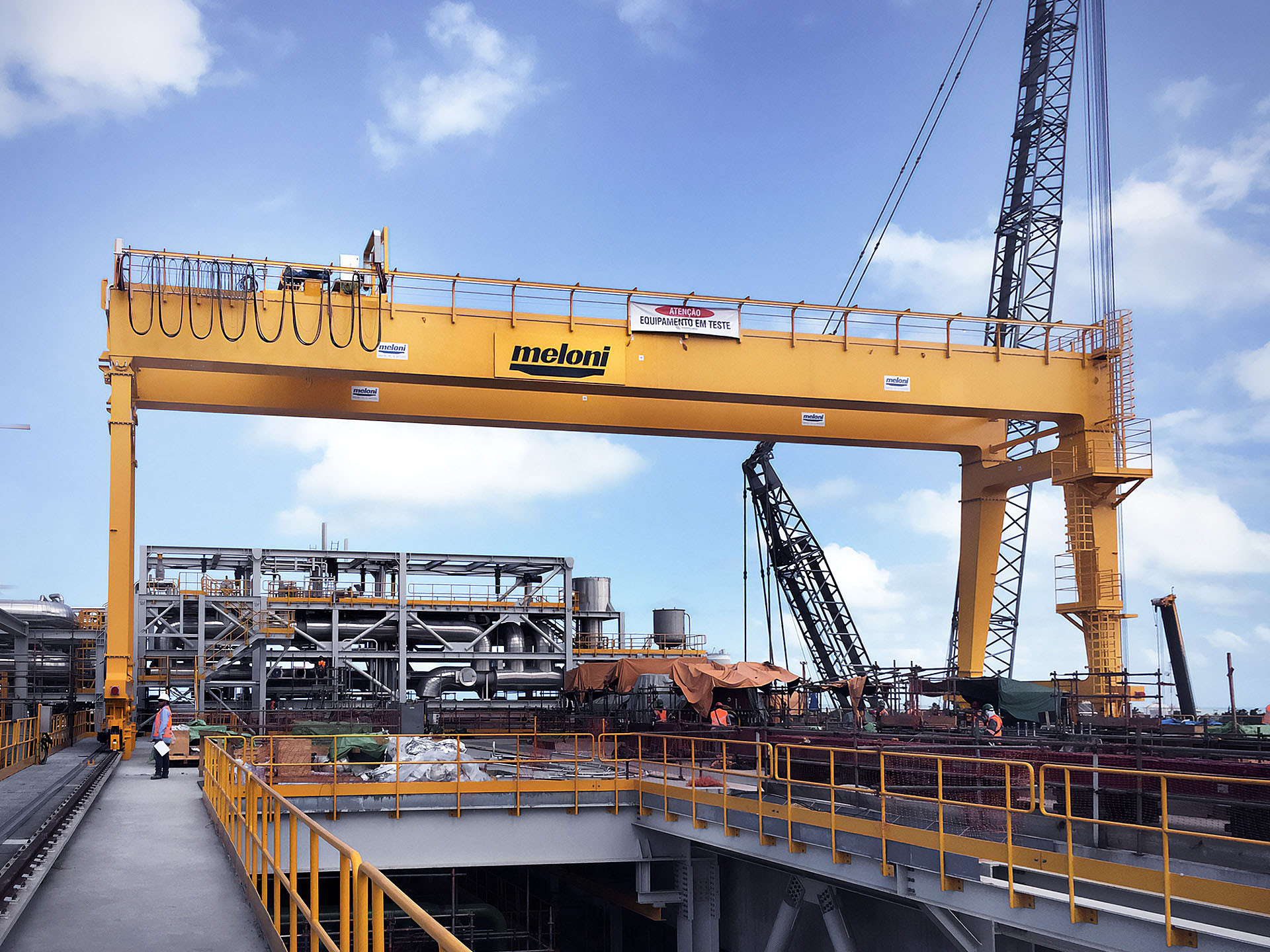717150 - 717151 • Double girder gantry crane for maintenance